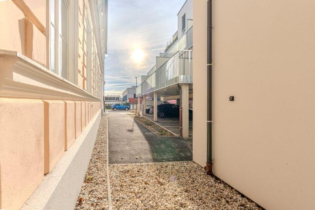 Deluxe Apartments Near The Center Кремс на Дунае Экстерьер фото
