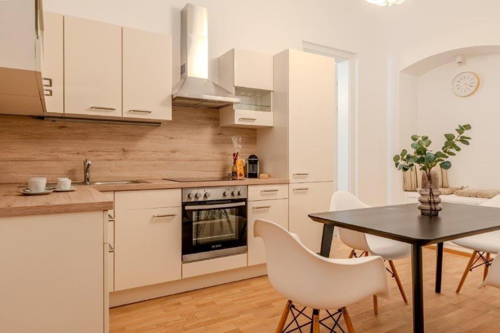 Deluxe Apartments Near The Center Кремс на Дунае Экстерьер фото
