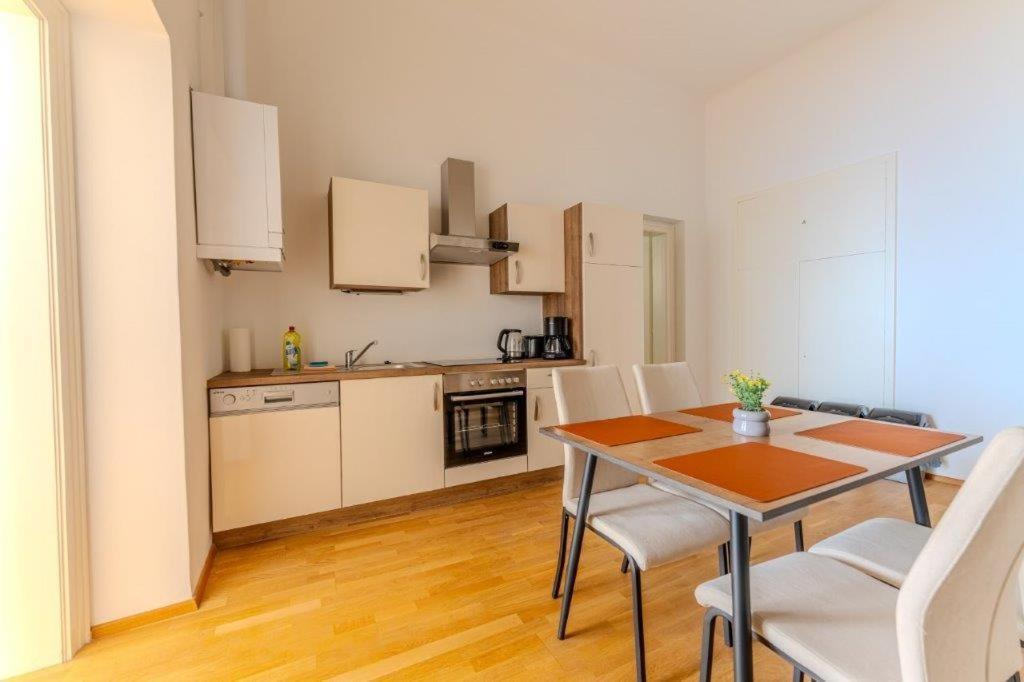 Deluxe Apartments Near The Center Кремс на Дунае Экстерьер фото